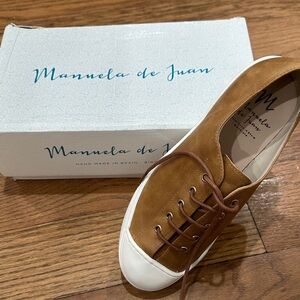 Manuela de Juan size 33 2 luggage colored lace up sneaker BNIB handmade in Spain